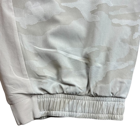 Athleta Brooklyn Textured Camo Jogger Pants Grey/Beige - Size 26 - Picture 14 of 16